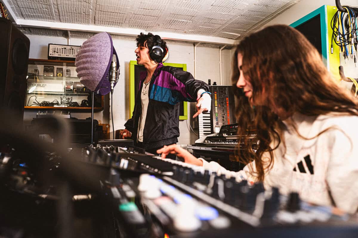 Independent artist in recording studio - to reach out to labels an EPK is needed.